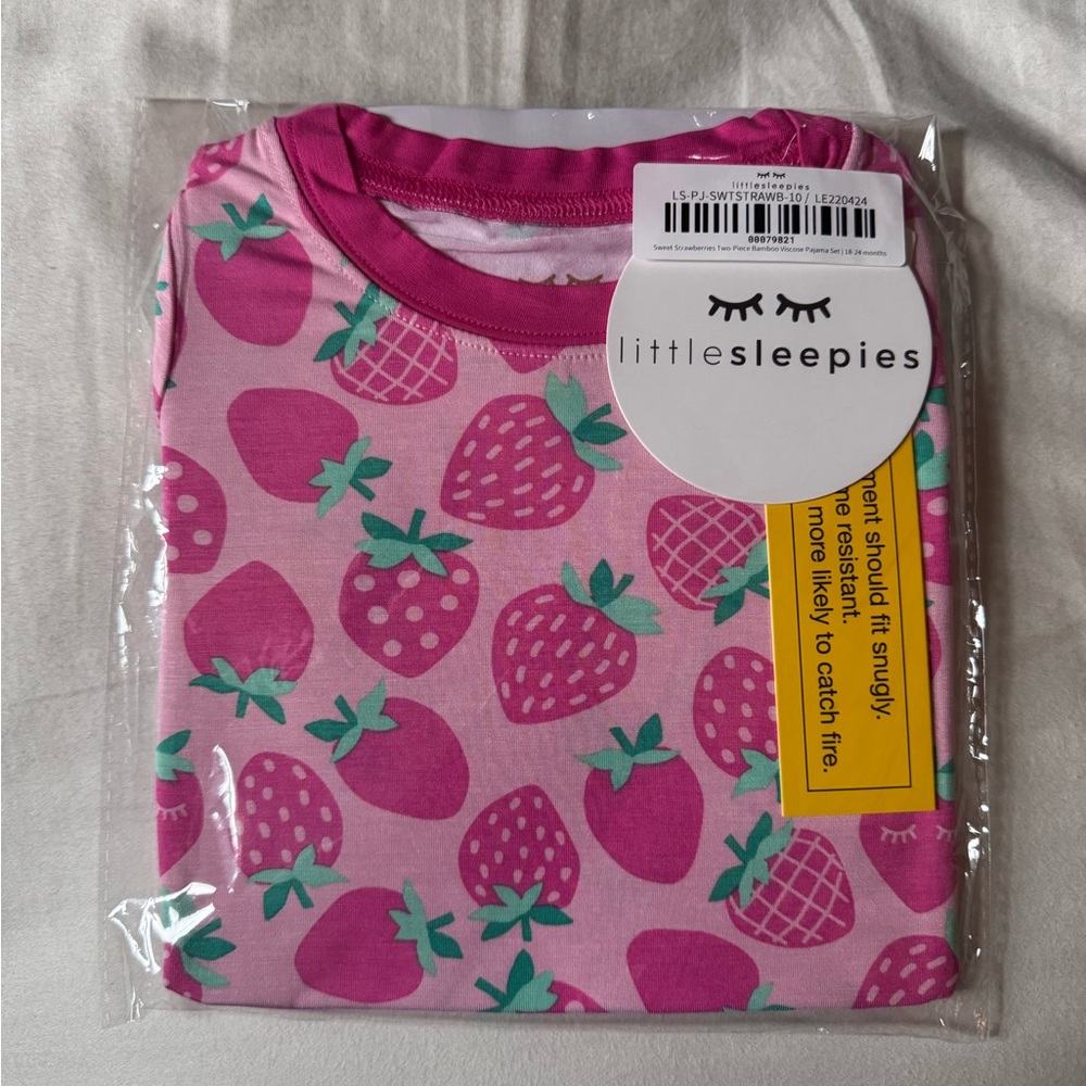 🍓NIB Little Sleepies Sweet Strawberries 2-piece pajamas - 18-24 months 🍓